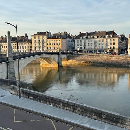 Appartement Avec Magnifique Vue Sur La Saone Et Son Balcon Шалон-сюр-Сон Екстериор снимка